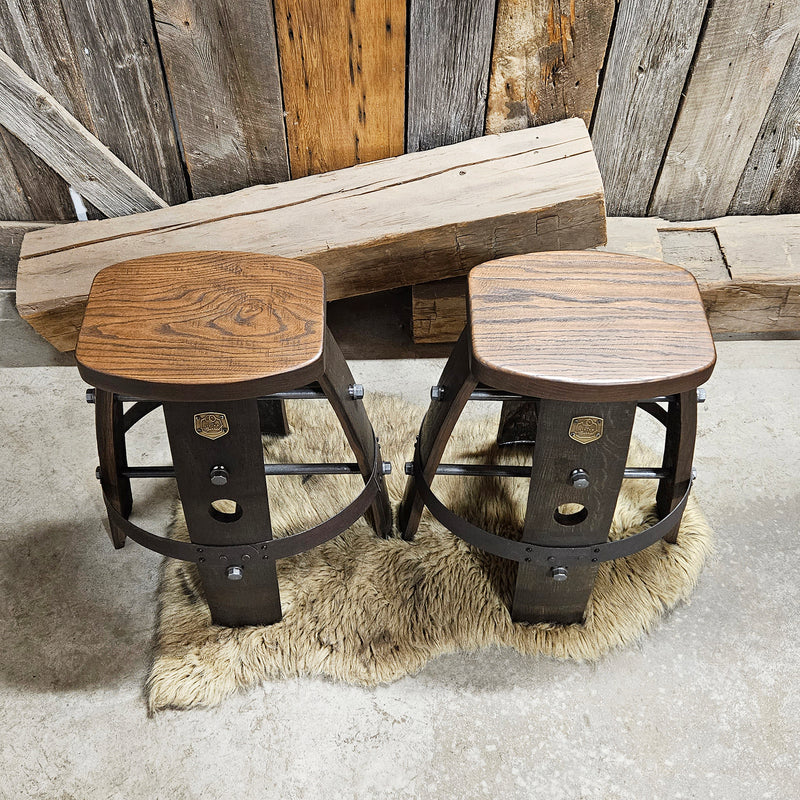 Whiskey Barrel - Custom (Whiskey Barrel &amp; Barn Wood) Whiskey Barrel Bar Tabouret - Expresso / Tan Color - Chaise - Siège - Mancave - Bar - Tabourets - Tabourets de bar