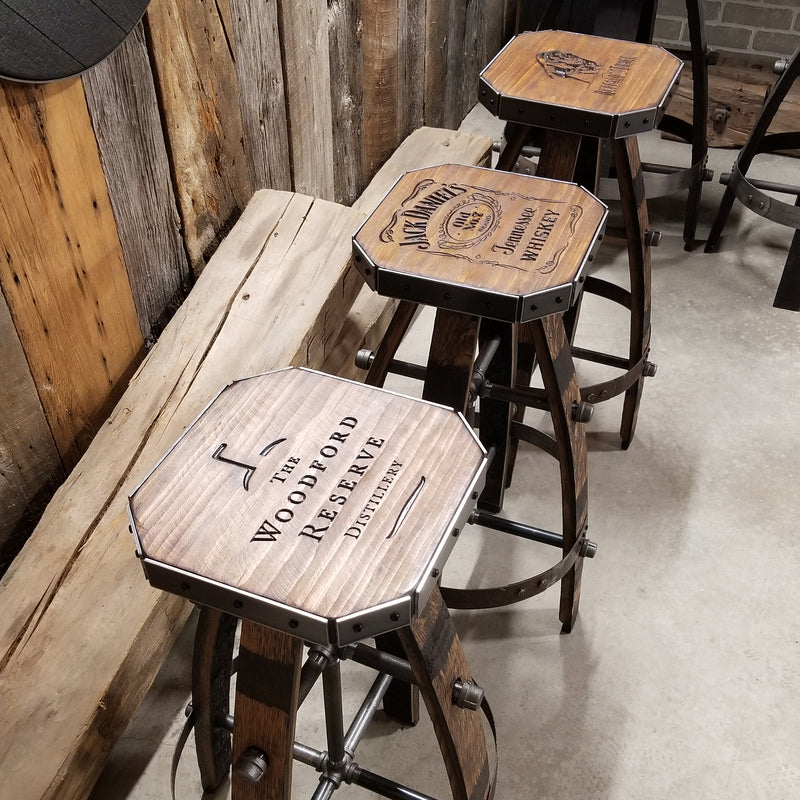 Whiskey Barrel - Custom (Métal &amp; bois - Tan) Whiskey Barrel Bar Tabouret - Chaise - Siège - Mancave - Bar - Tabourets - Tabourets de bar