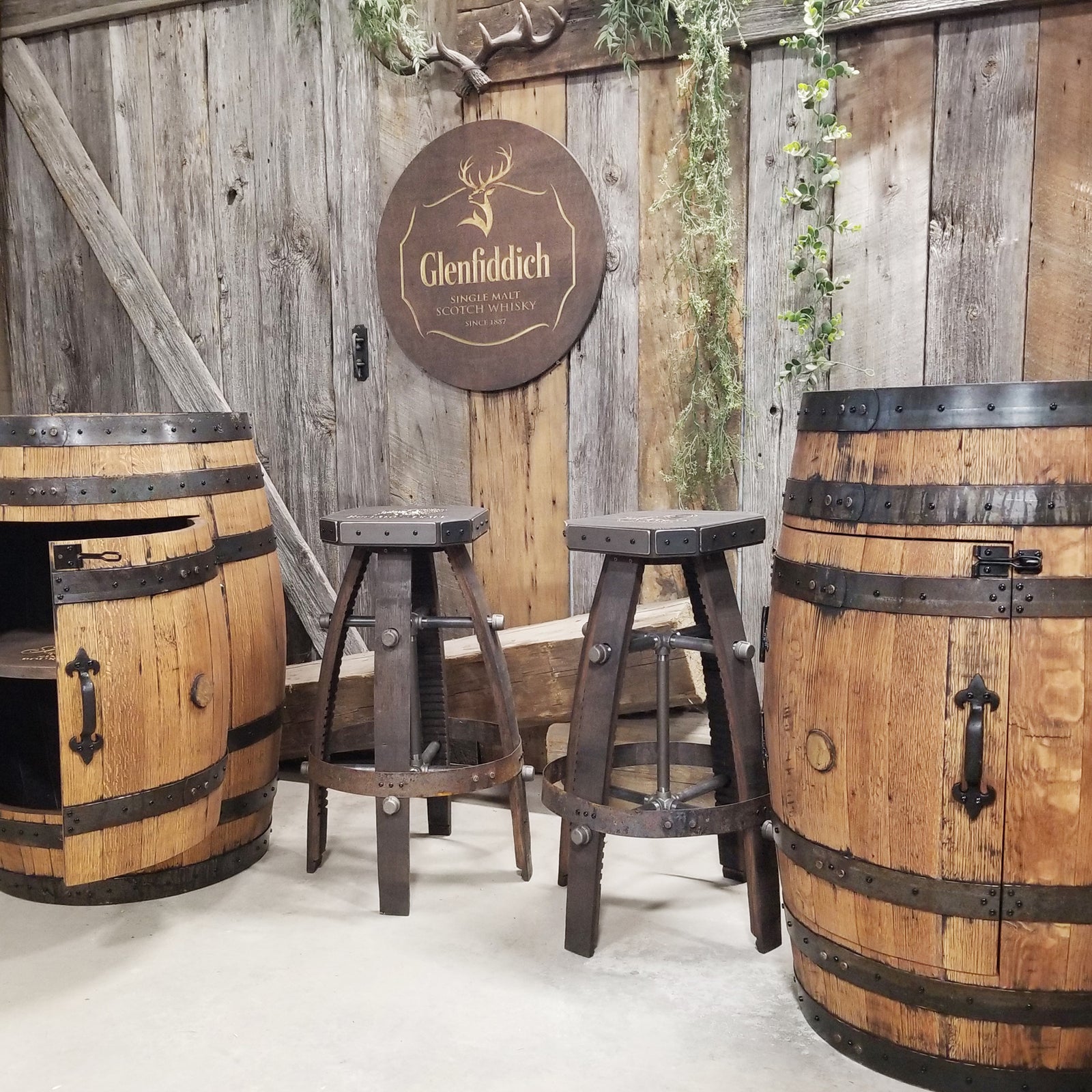 Distributeur De Whisky En Bois Et Métal Studio Mercantile - Style Vintage Pour Cave à Hommes
