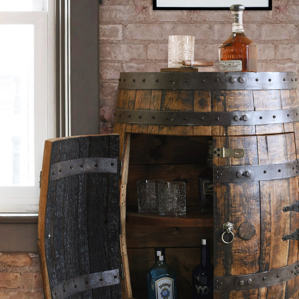 Whisky Barrel - Demi-Baril Cabinet - Whisky Barrel Liquor Cabinet - Barrel Bar - Whiskey Barrel Liquor Bar - Man Cave - Rustic Whiskey Barrel Bar